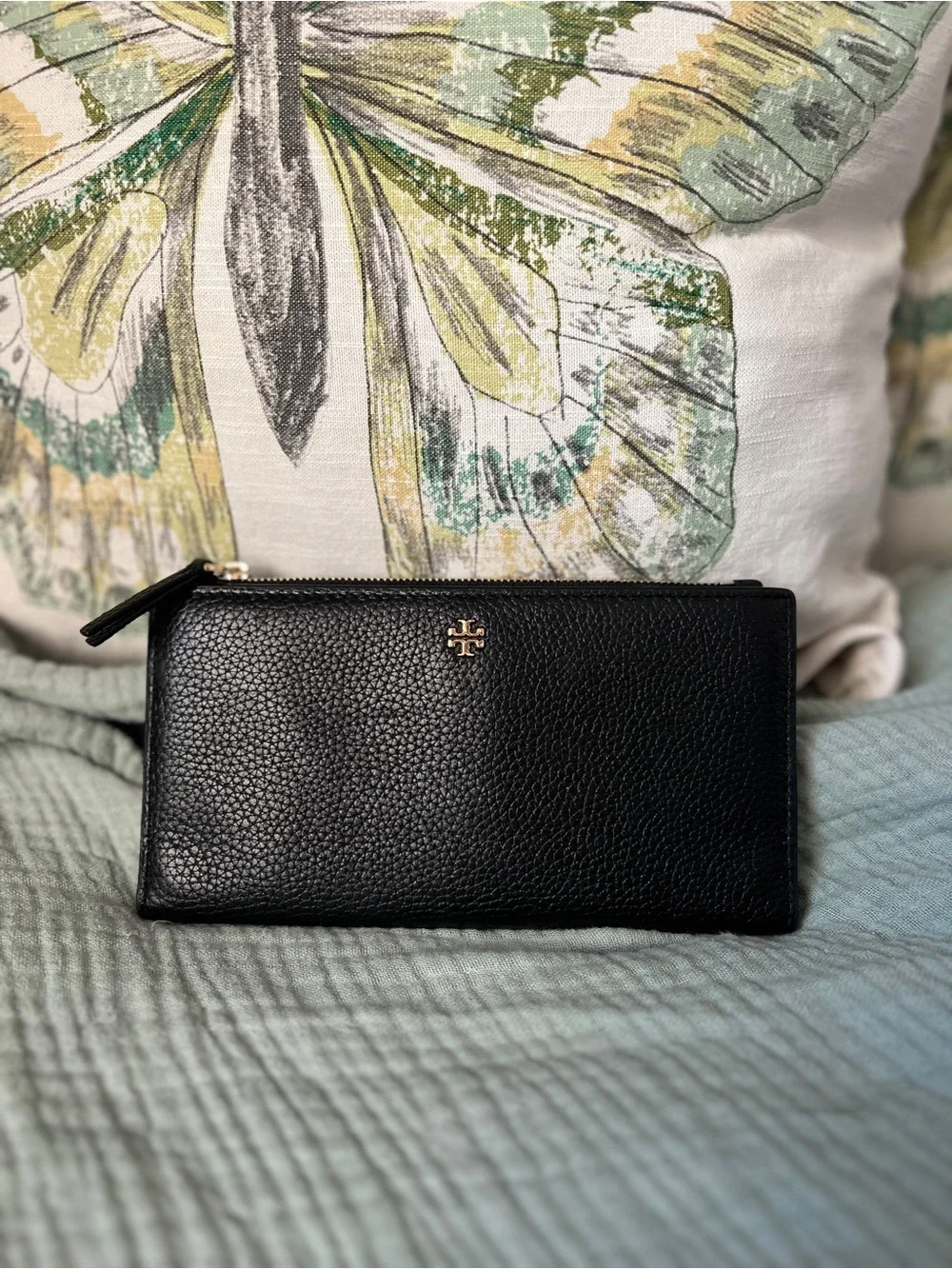 Tory Burch Blake Pebbled Leather Zip Wallet